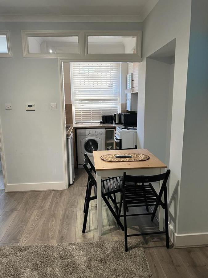 Complete One Bedroom Flat In Chiswick London, Fully Furnished Exteriér fotografie
